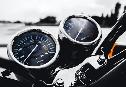 Motorradteile und Motorradzubehör zu verkaufen in Regensdorf